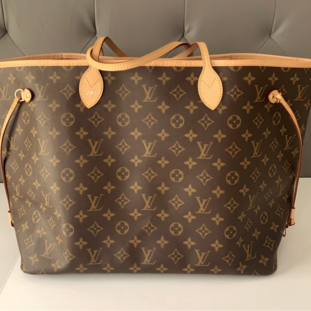 Louis Vuitton Monogram Neverfull MM Purse (M46975)